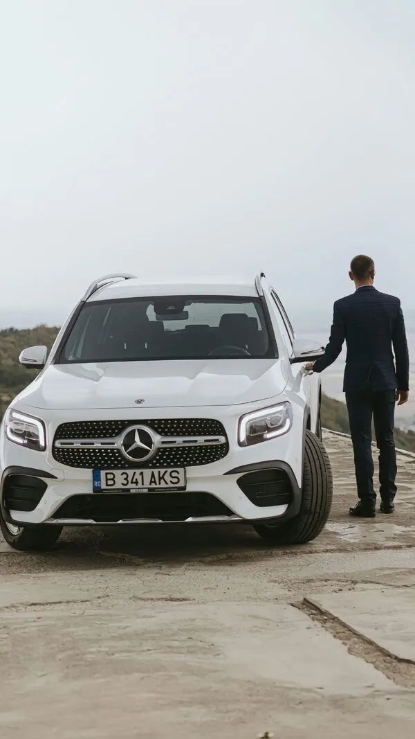 Hình nền điện thoại xe ô tô Mercedes-Benz sang trọng lôi cuốn 