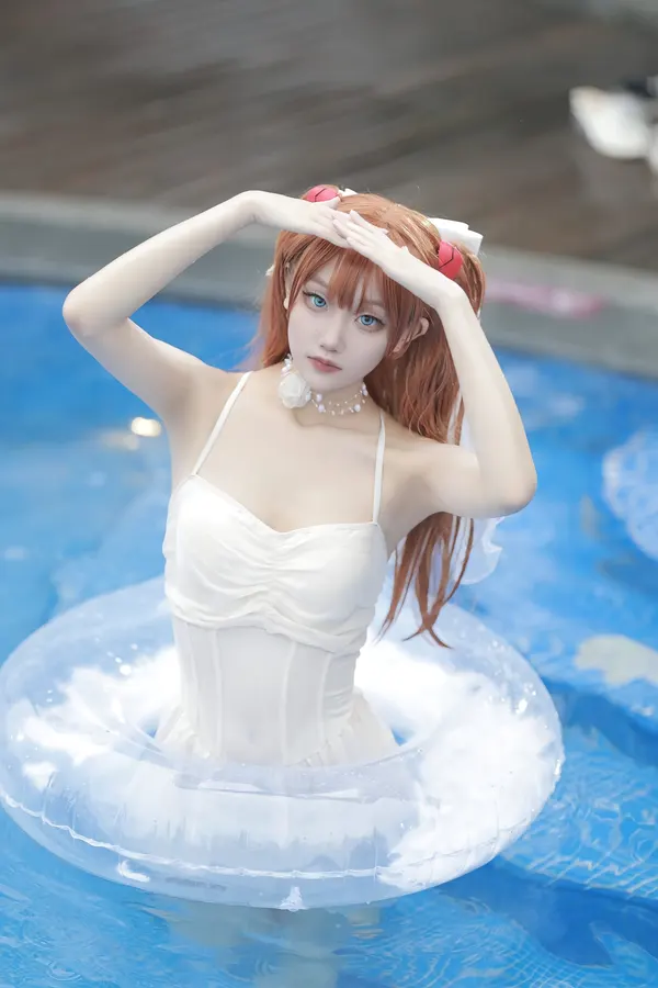 cosplay anime nữ mặc bikini