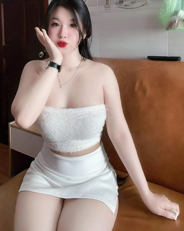 gái xinh mặc váy ngắn 50 