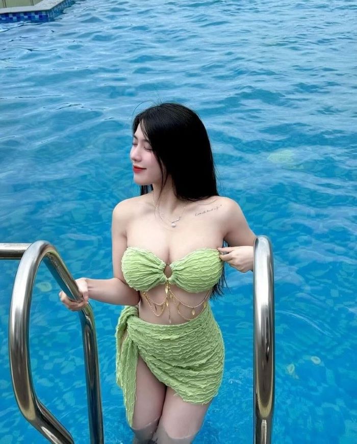 girl xinh nude bikini xanh 