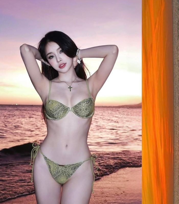 girl xinh nude tóc dài 
