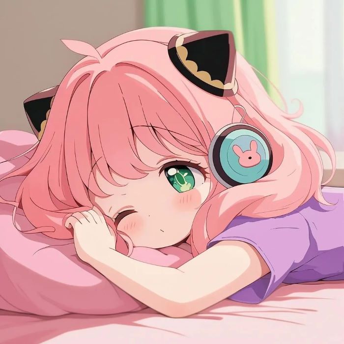 Anya mặt ngơ lạ lẫm
