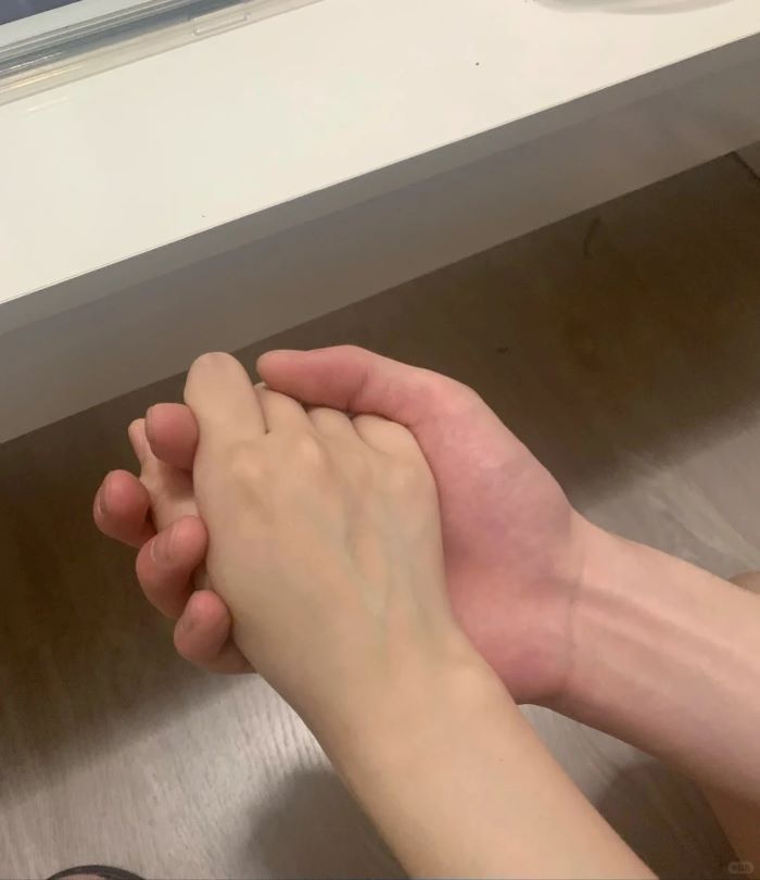 ảnh nắm tay 14