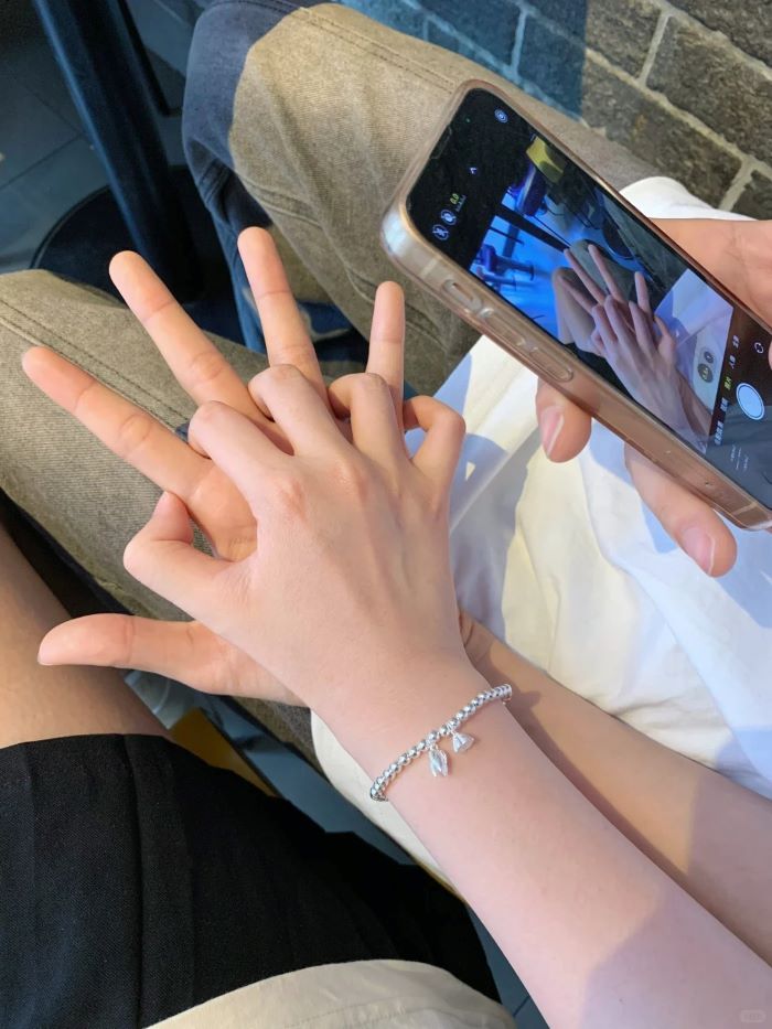 ảnh nắm tay 32