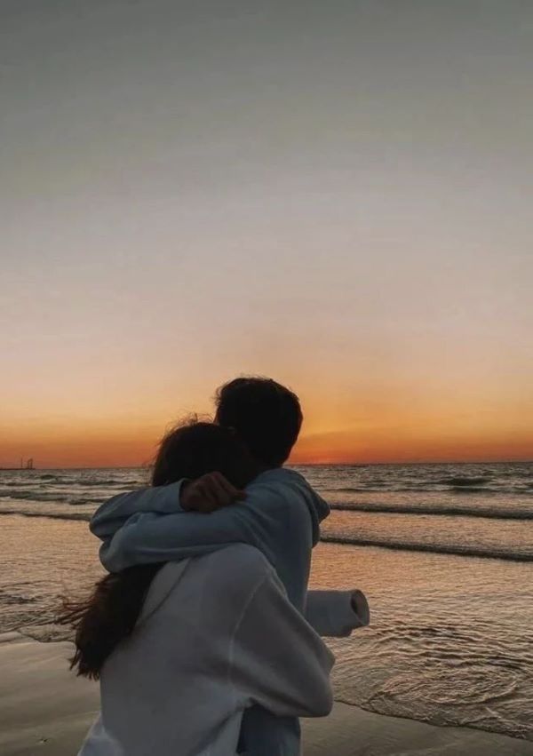ảnh ôm nhau 15