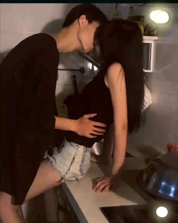 ảnh ôm nhau 2