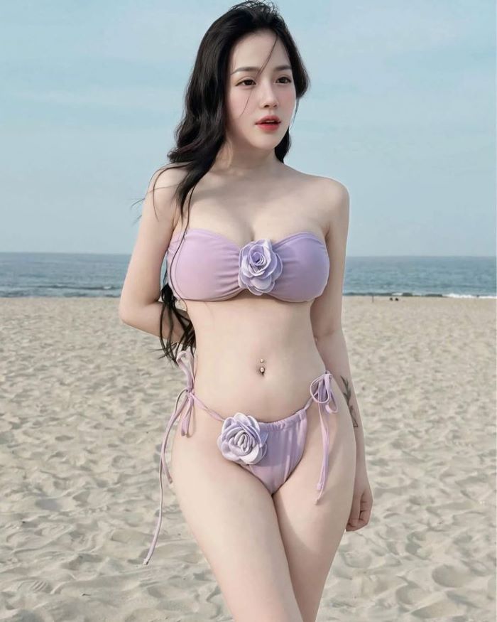 Gái mặc bikini tươi trẻ