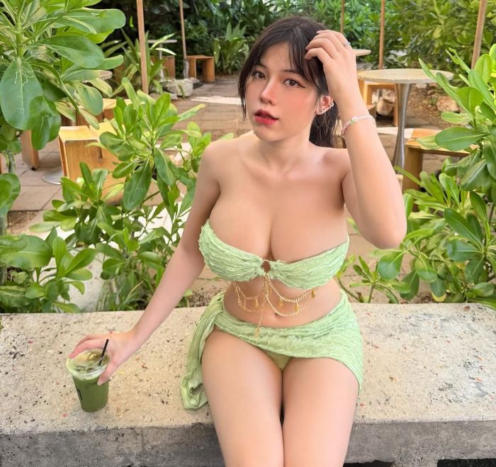 Gái xinh tạo dáng