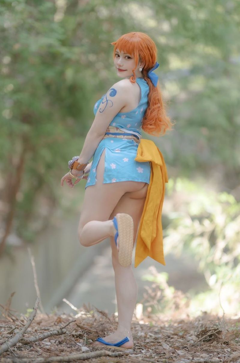 nami cosplay sexy