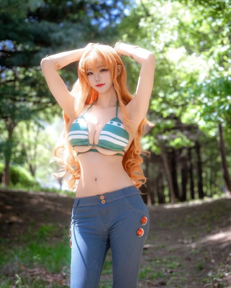 nami cosplay  mặc bikini 