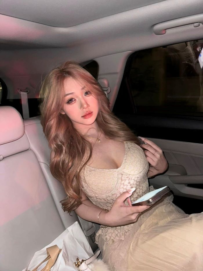 tiktoker Trần Hà Linh xinh 