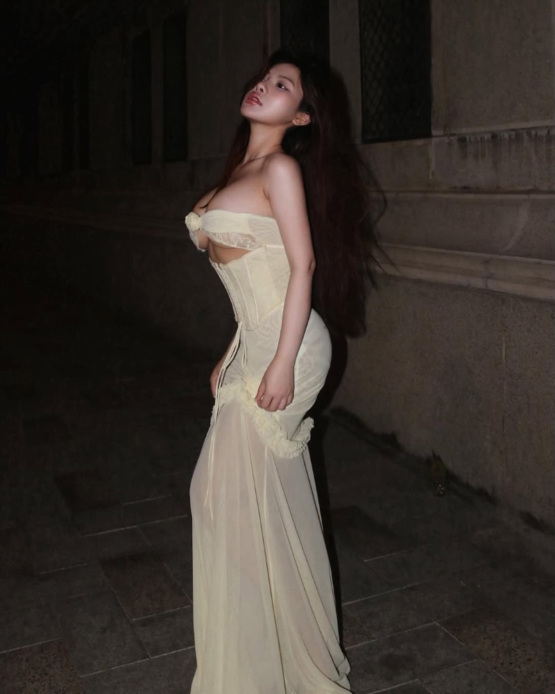 ảnh hot girl ngực khủng
