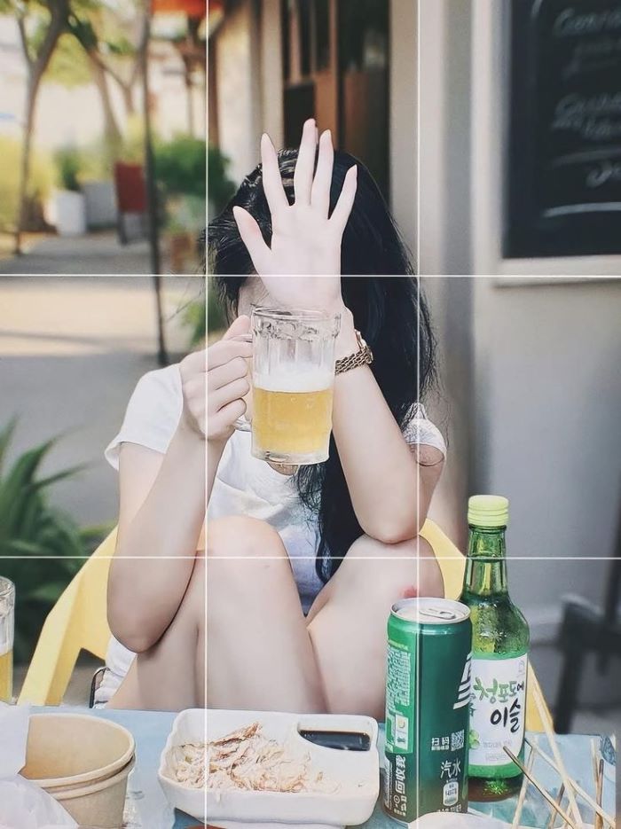 hình nhậu một mình buồn