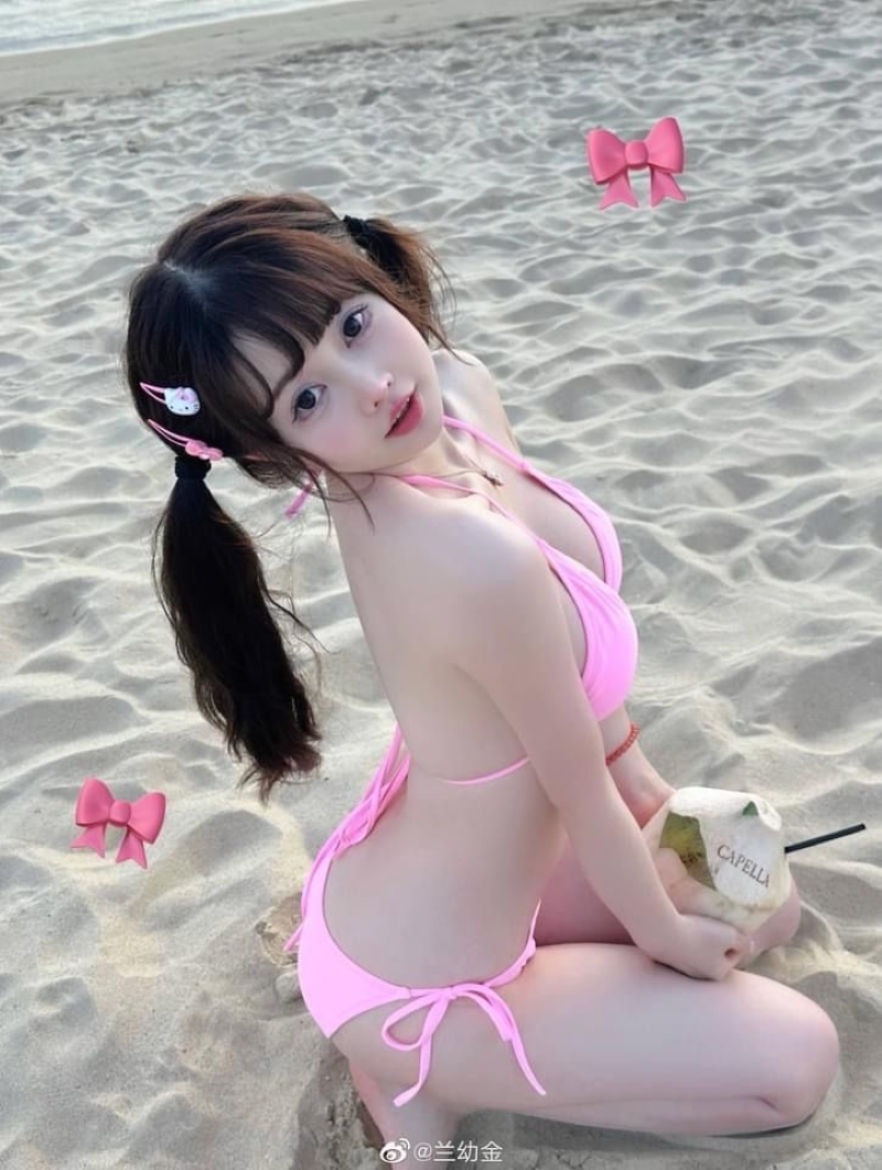 hình gái mặc bikini 35
