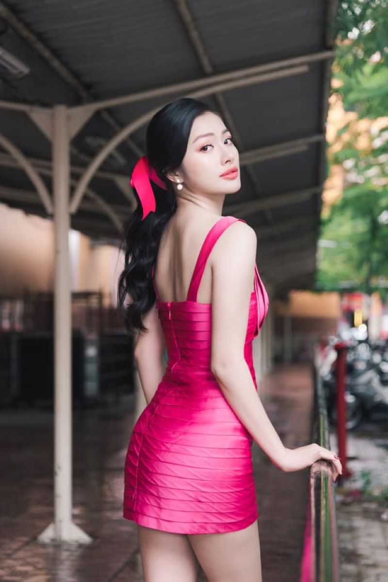 Yaya Trương Nhi Sexy mặc váy đỏ 