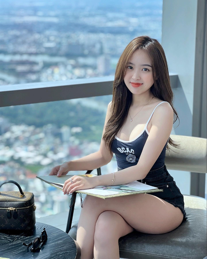 Lê Phương Anh hot girl thư ký 