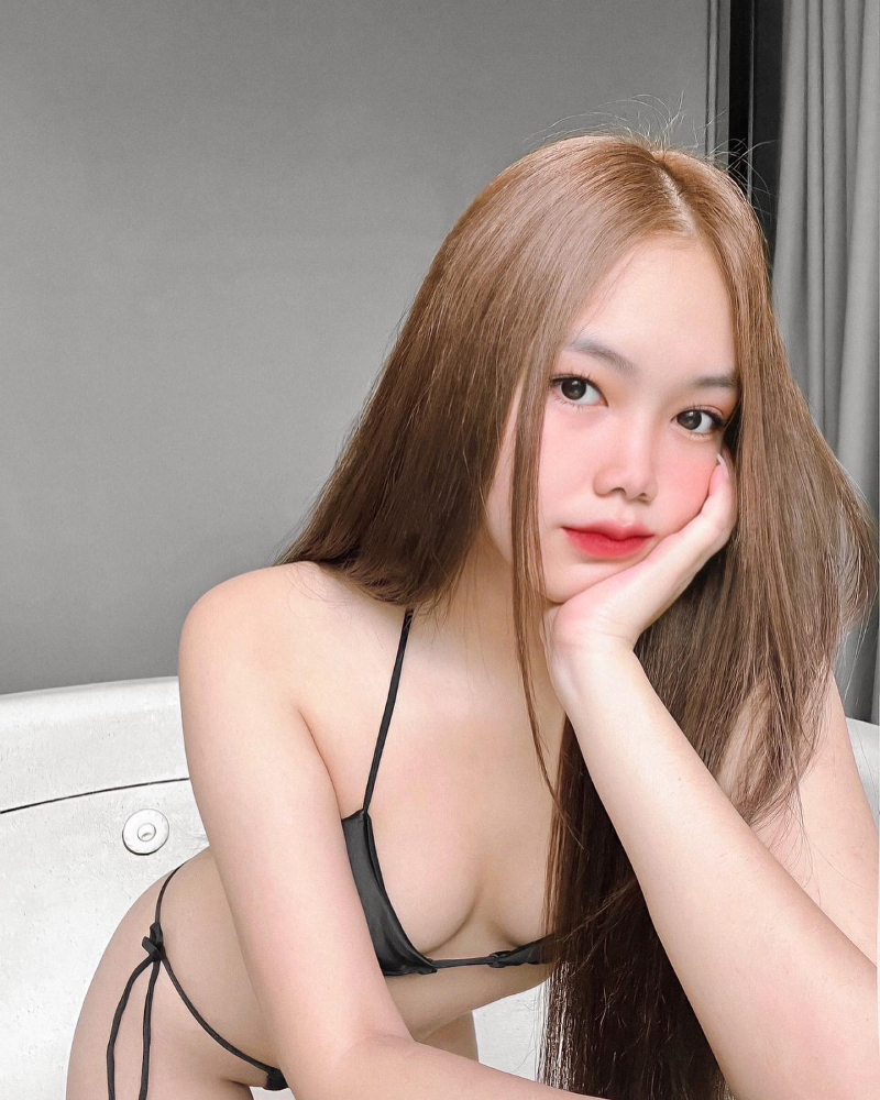 ảnh gái lộ vú 38