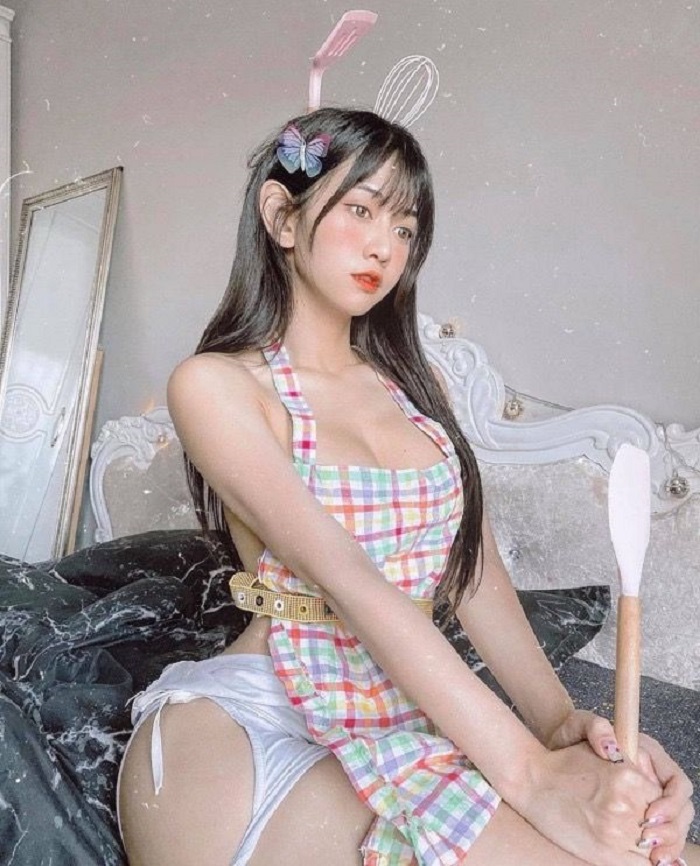Hình ảnh Lê Bống bikini