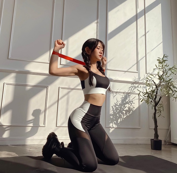 Ảnh chụp bikini của Lê Bống 