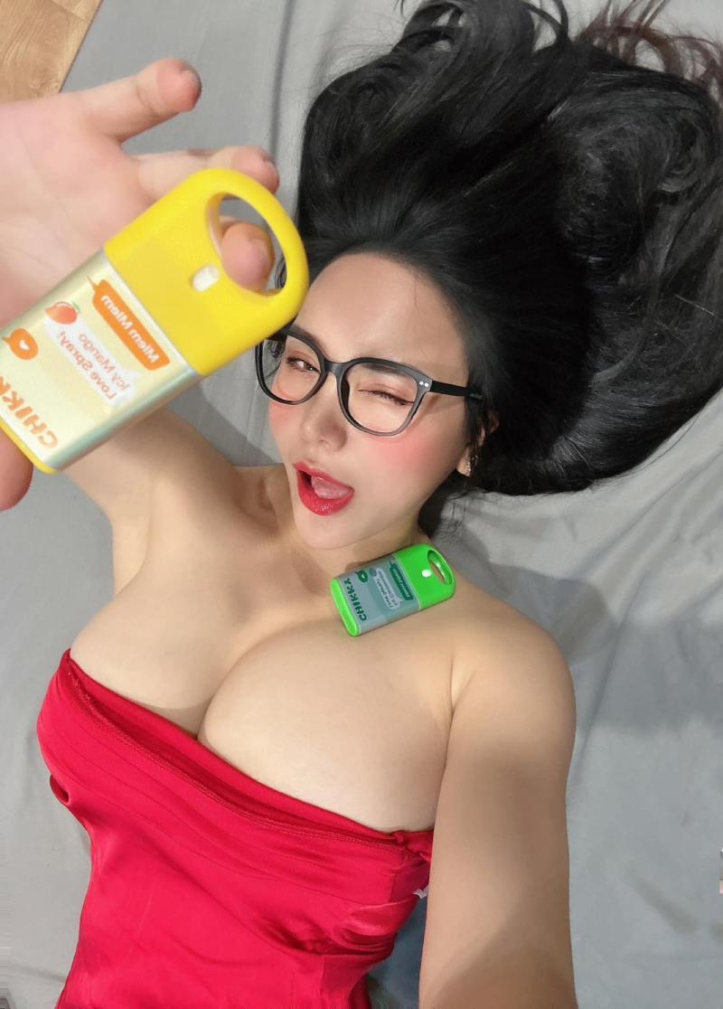 Ảnh tiktoker Minh Minh sport nude 7