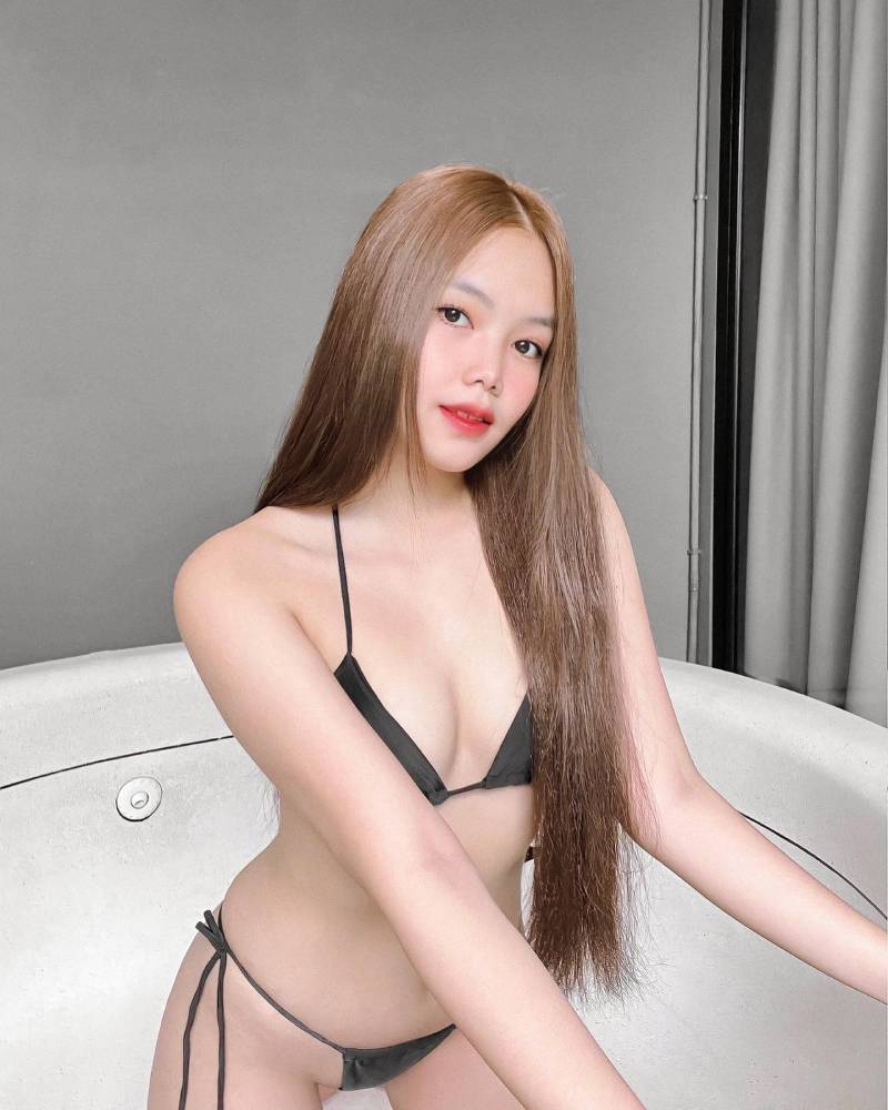 girl xinh bikini​ 33