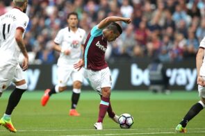 Rabona là gì? Những bậc thầy của rabona trong bóng đá
