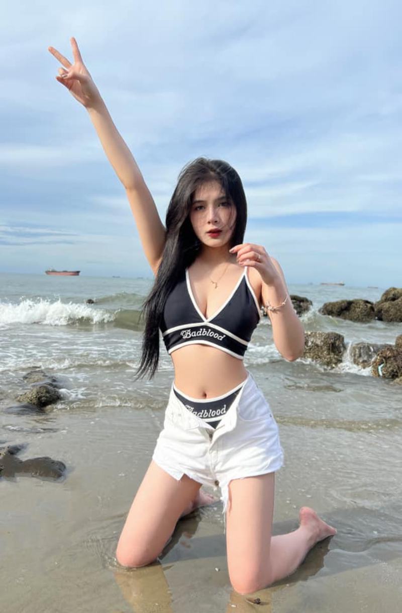 quỳnh alee bikini​ 11