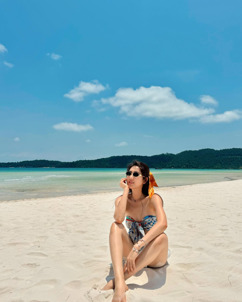 Thuý ngân bikini 10