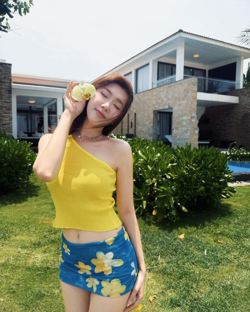 Thuý ngân bikini 17