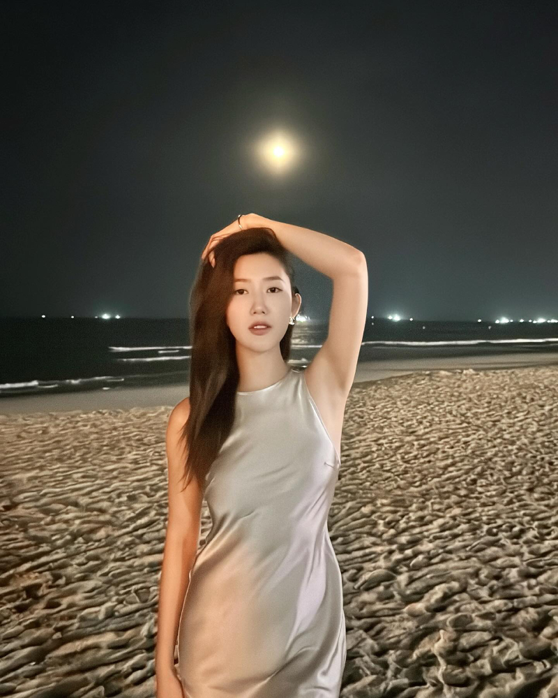 Thuý ngân bikini 19