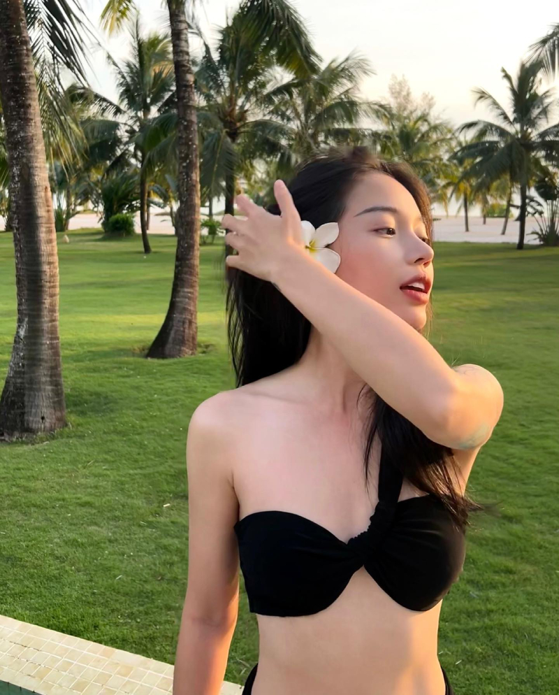 Linh Ngọc Đàm sexy 18