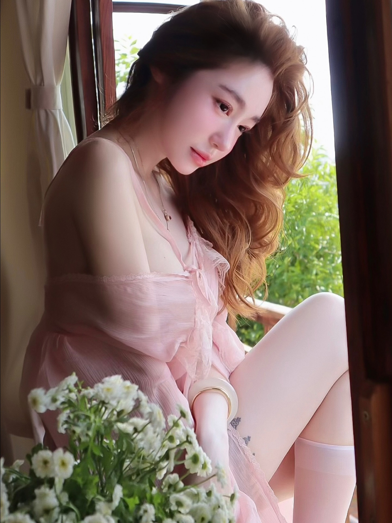 Elly Trần Nude 34