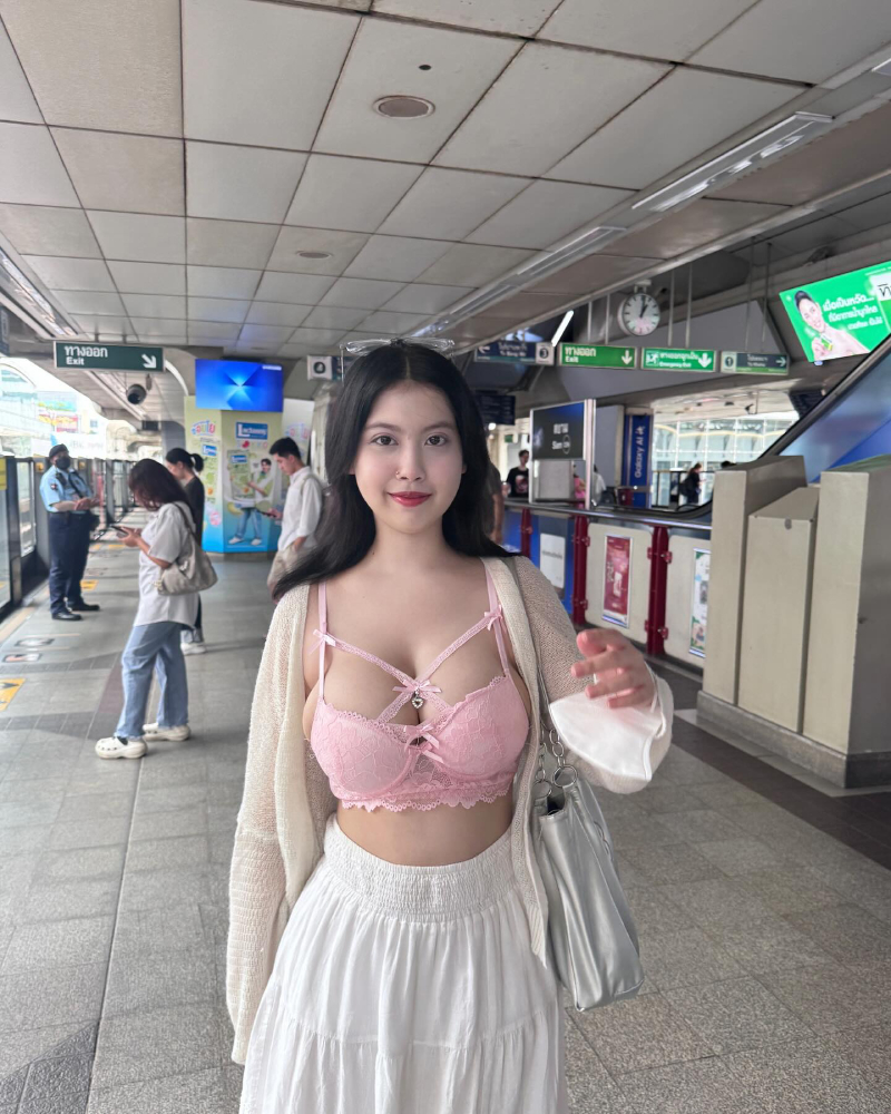 gái múp show hàng 10