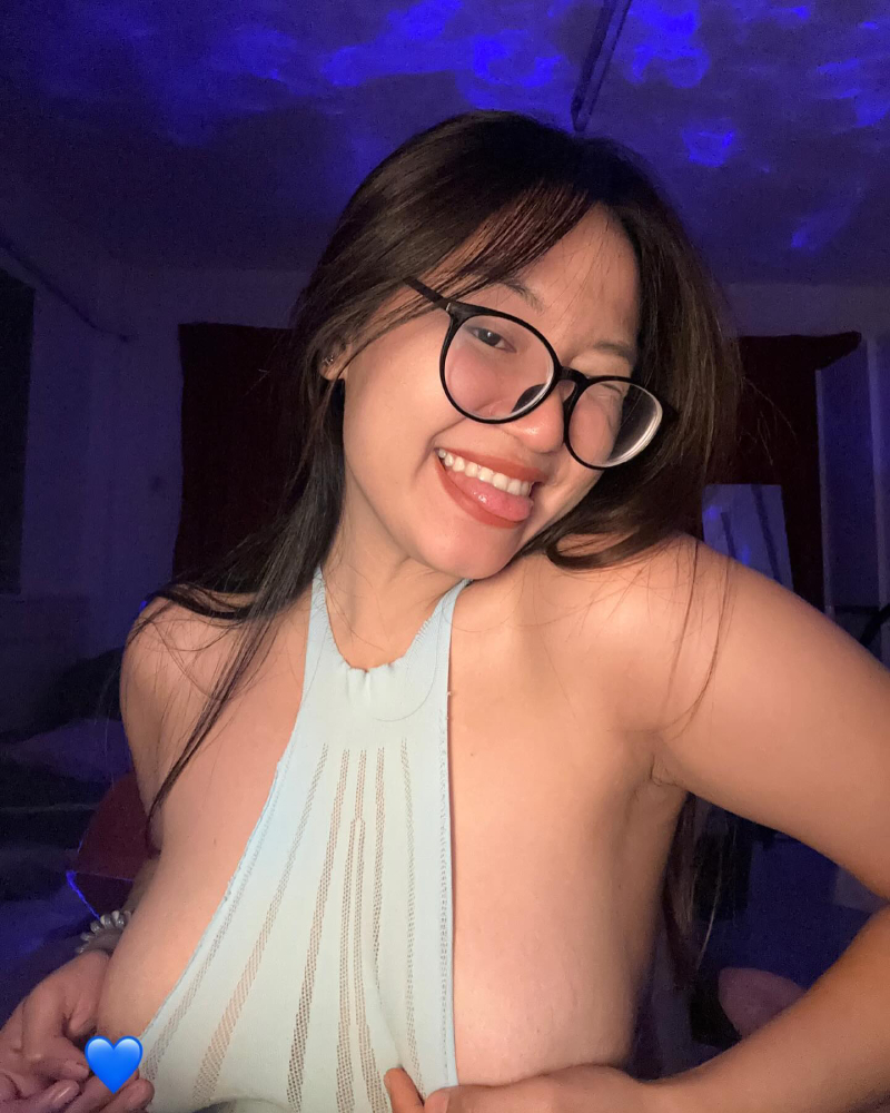 Ảnh bow than vếu khủng nude siêu quyến rũ