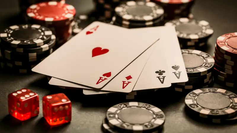 Lý do game bài poker duy trì sức hút mãnh liệt