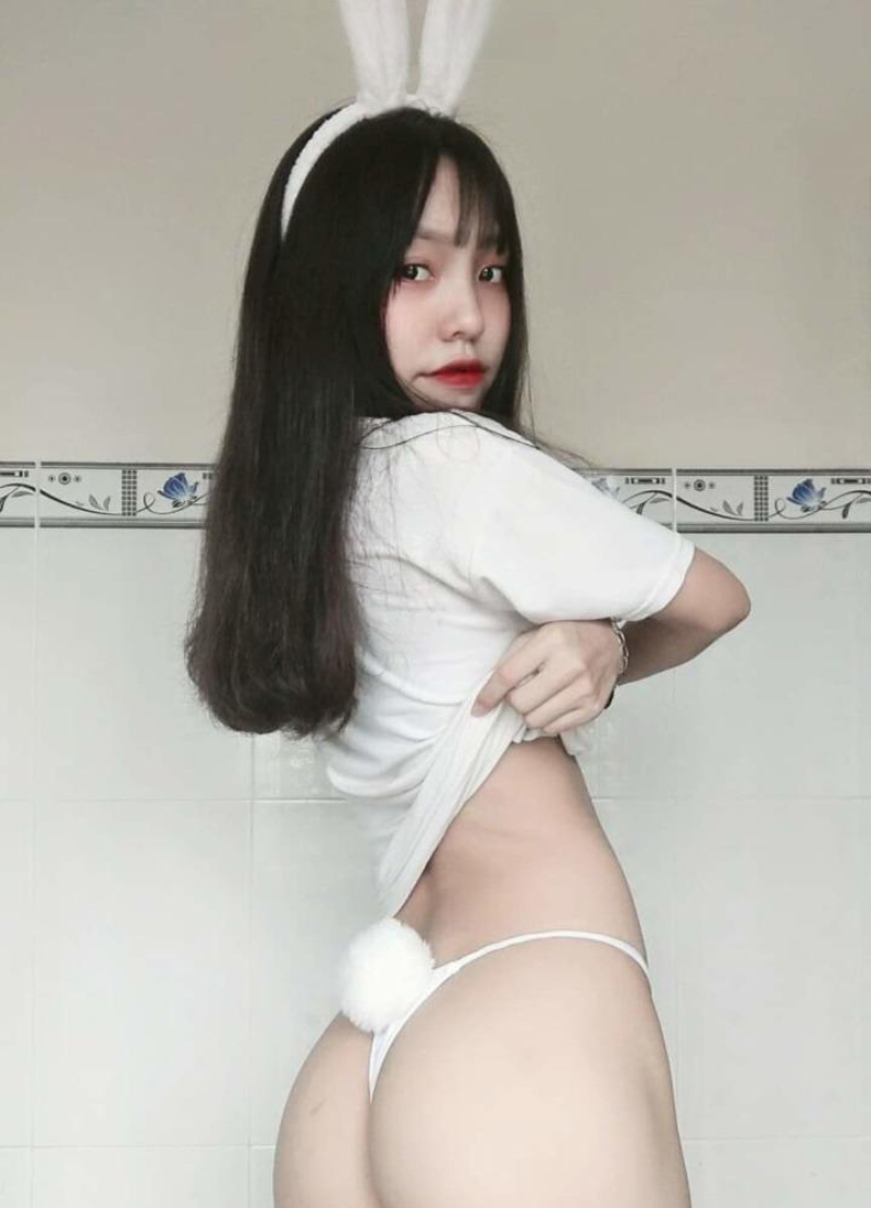 ảnh gái xinh không mặc đồ 12