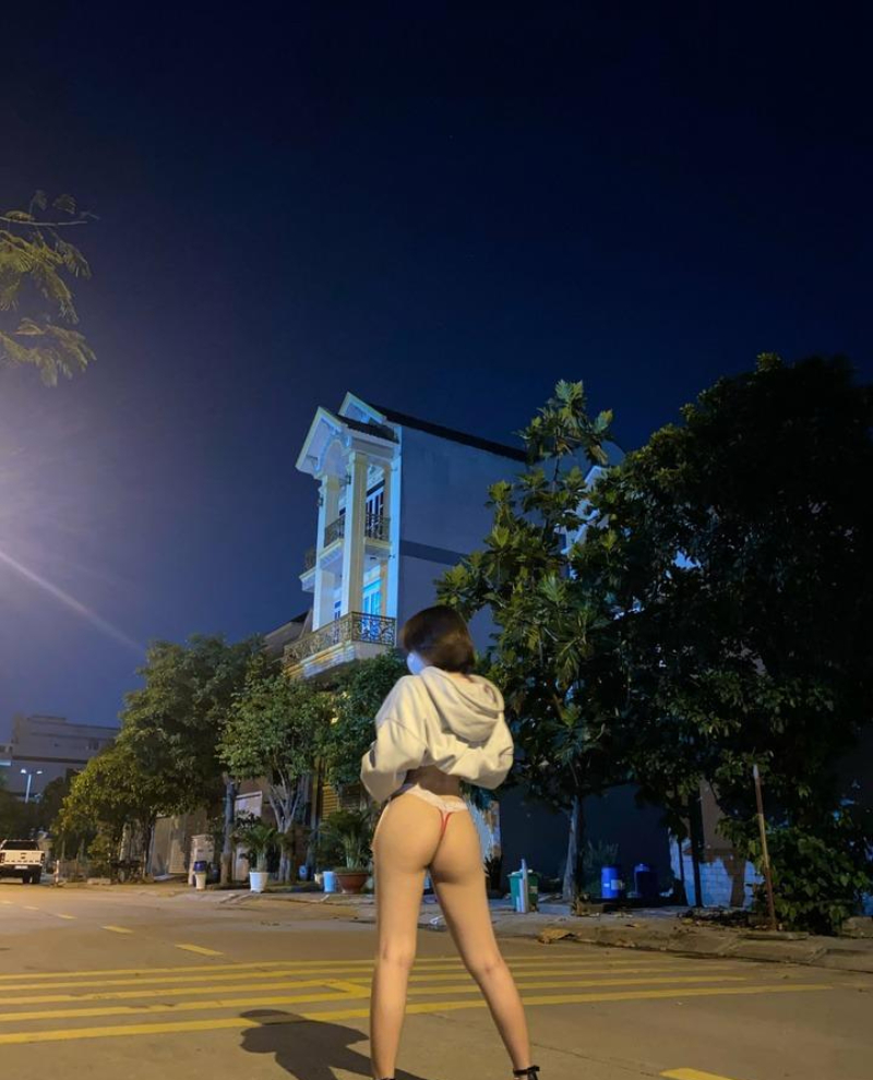 ảnh gái xinh không mặc đồ 23