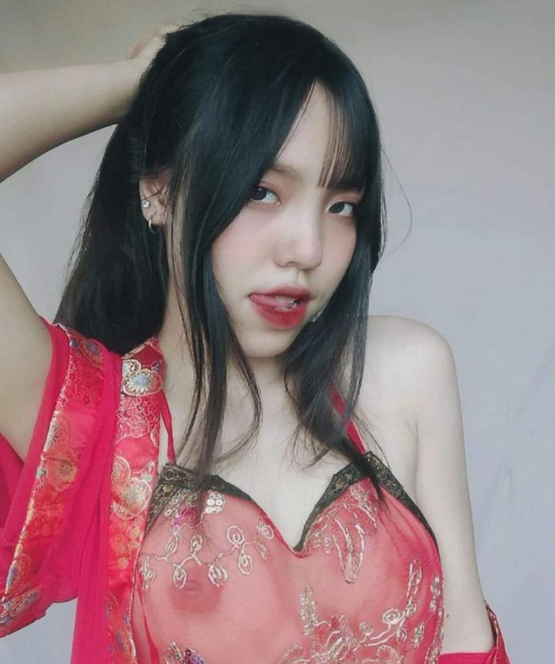 ảnh gái xinh không mặc đồ 9