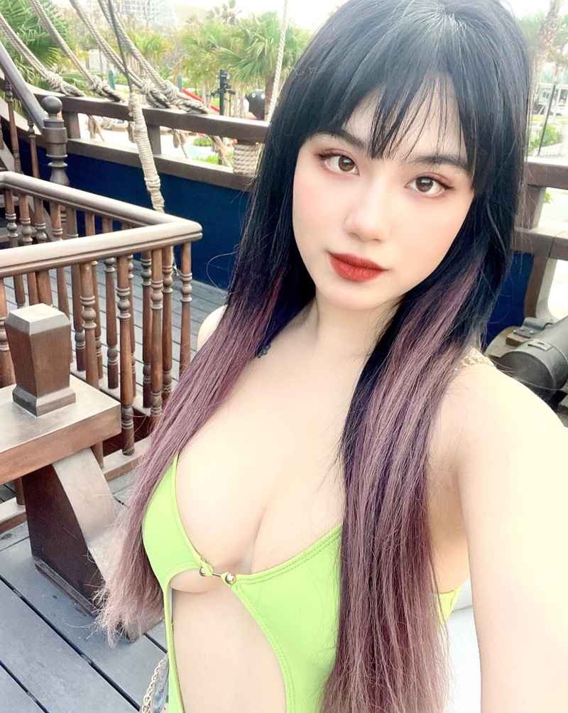 linh miu sexy 22