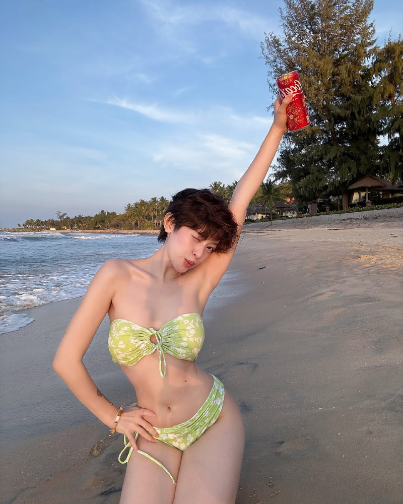 gái xinh mặc bikini 13