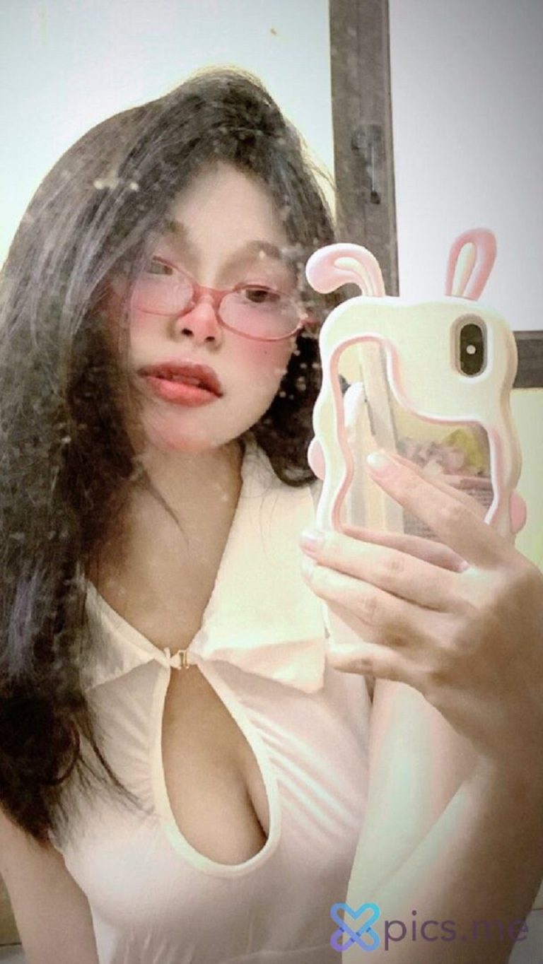 linh nhi onlyfans leak 16