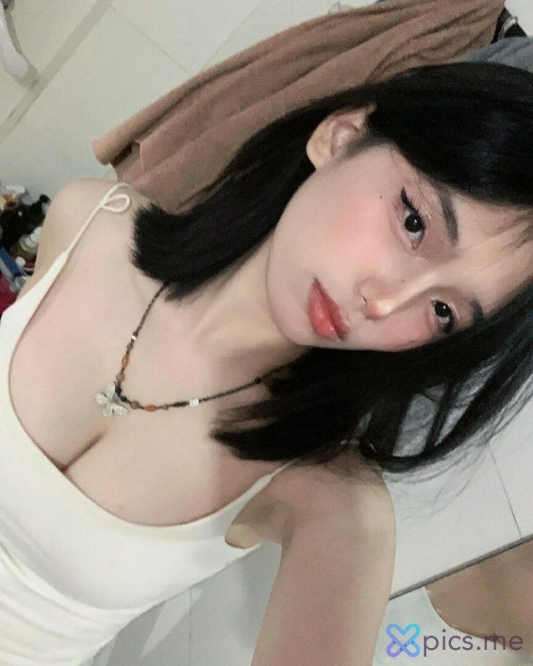 linh nhi onlyfans leak 18