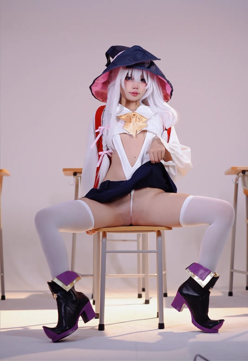 ảnh gái cosplay khoe lồn 2
